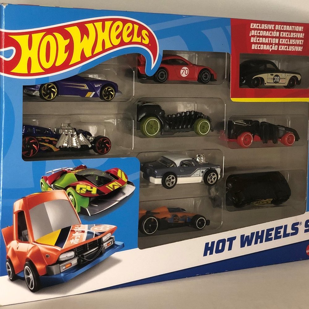 Hot Wheels X6999 9 Car Gift Pack Exclusive Decoration - Styles May Vary - NEW